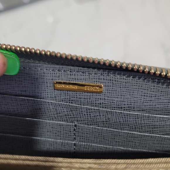 🔹️FENDI🔹️ long continental zip around grey wallet ✨️🩶 - Picture 5 of 12